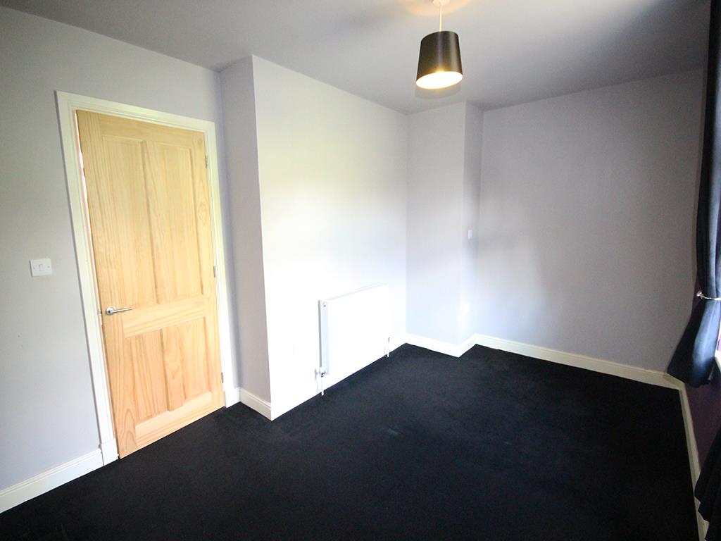 3 bedroom mid terrace house To Let in Winewall - 2016-03-30 14.29.50.jpg